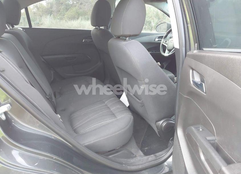 Photo 8 of 2017 Chevrolet Sonic LT AUTO (VIN 1G1JD5SH2H4129797)