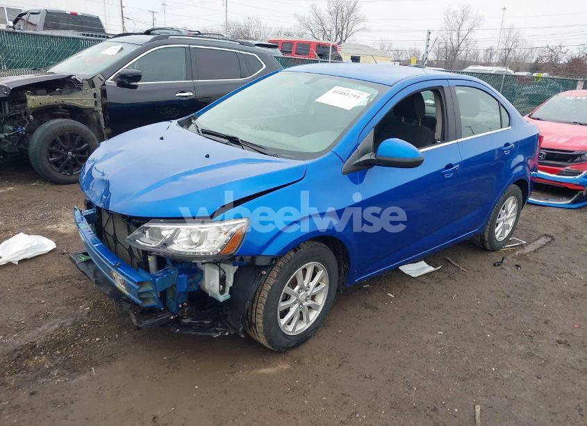 Photo 2 of 2017 Chevrolet Sonic LT AUTO (VIN 1G1JD5SH2H4142260)