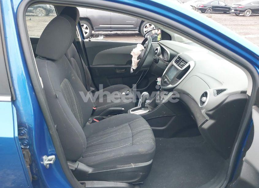 Photo 5 of 2017 Chevrolet Sonic LT AUTO (VIN 1G1JD5SH2H4142260)