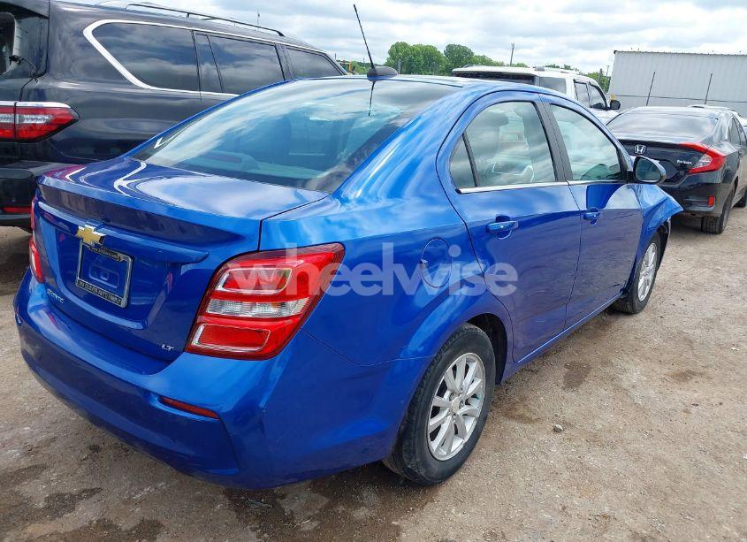 Photo 4 of 2018 Chevrolet Sonic LT AUTO (VIN 1G1JD5SH2J4110558)