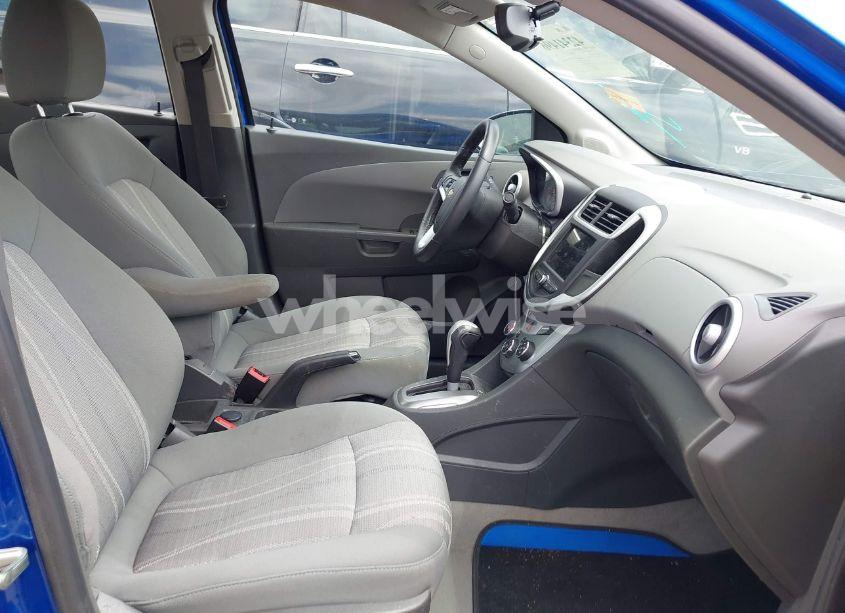 Photo 5 of 2018 Chevrolet Sonic LT AUTO (VIN 1G1JD5SH2J4110558)