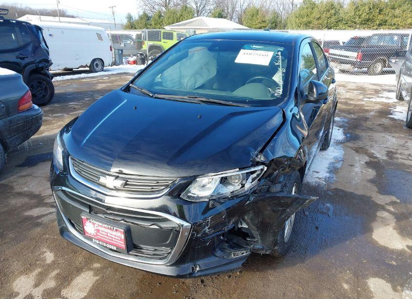 Photo 2 of 2017 Chevrolet Sonic LT AUTO (VIN 1G1JD5SH3H4165899)