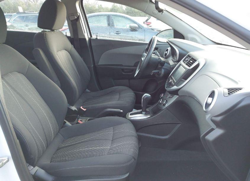 Photo 5 of 2017 Chevrolet Sonic LT AUTO (VIN 1G1JD5SH3H4175803)