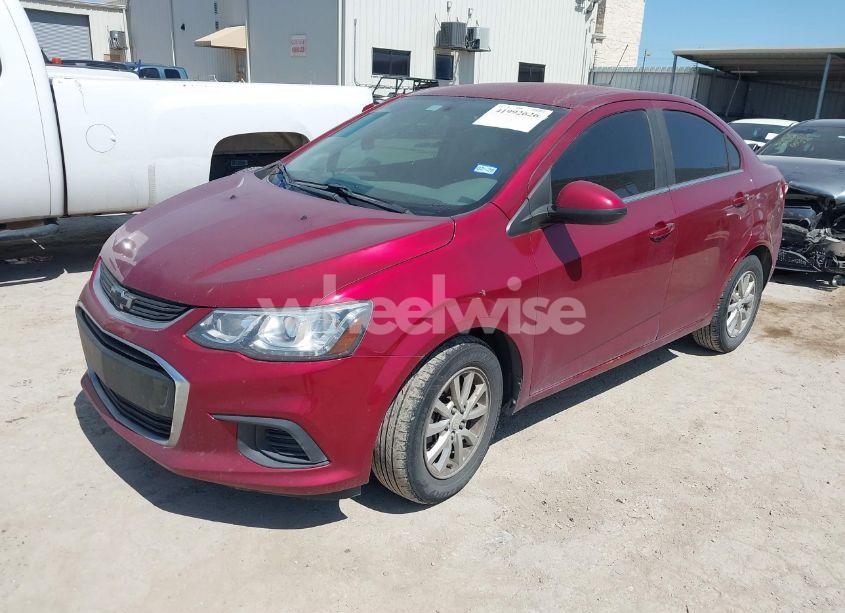 Photo 2 of 2018 Chevrolet Sonic LT AUTO (VIN 1G1JD5SH3J4105434)