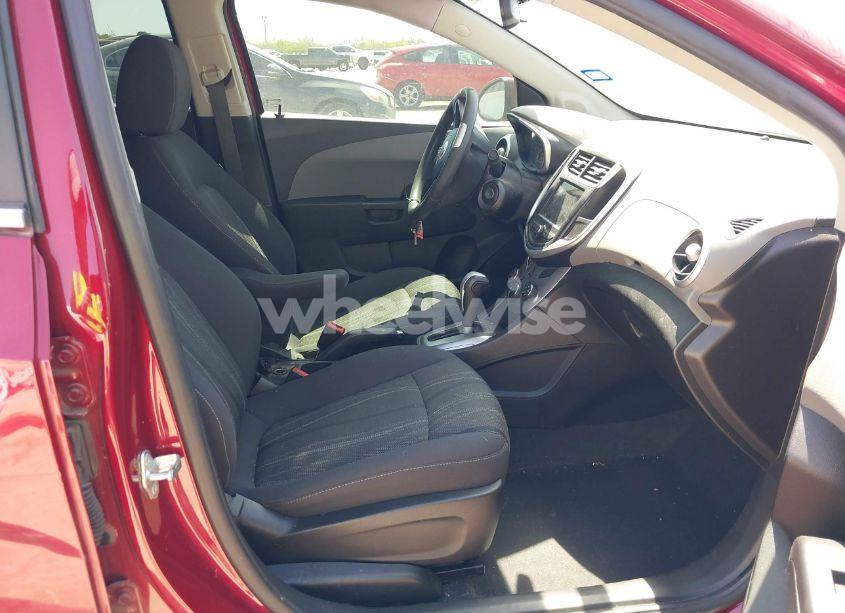 Photo 5 of 2018 Chevrolet Sonic LT AUTO (VIN 1G1JD5SH3J4105434)