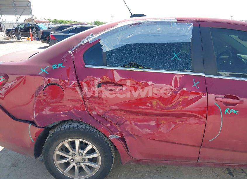 Photo 6 of 2018 Chevrolet Sonic LT AUTO (VIN 1G1JD5SH3J4105434)