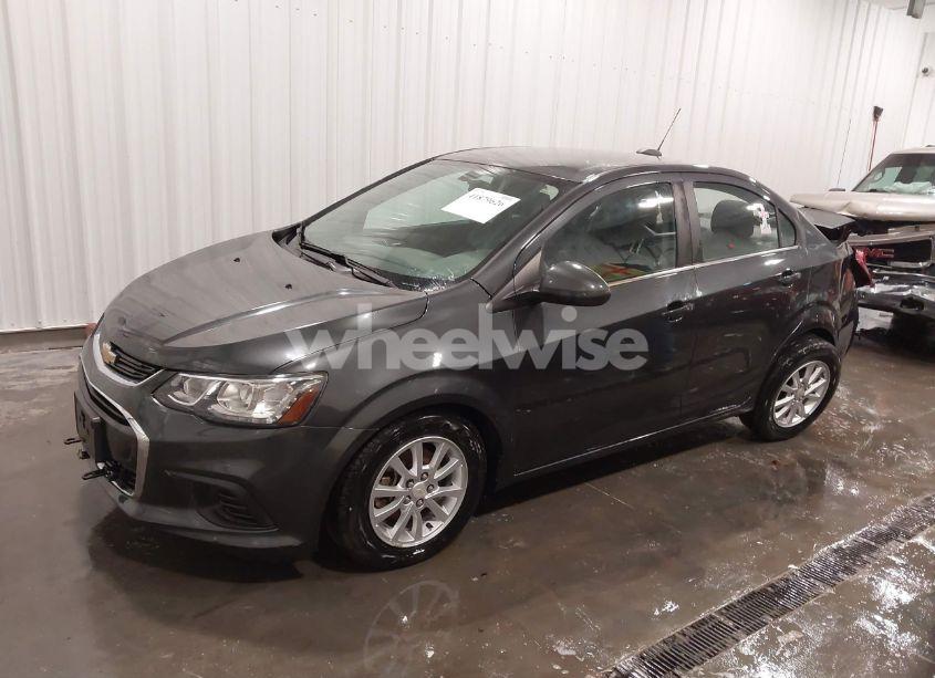 Photo 2 of 2017 Chevrolet Sonic LT AUTO (VIN 1G1JD5SH4H4154328)