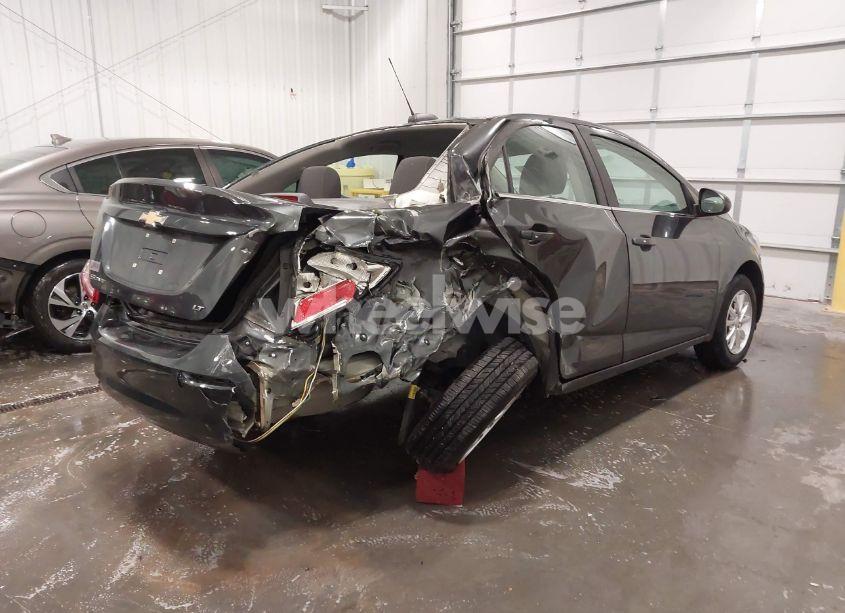 Photo 4 of 2017 Chevrolet Sonic LT AUTO (VIN 1G1JD5SH4H4154328)
