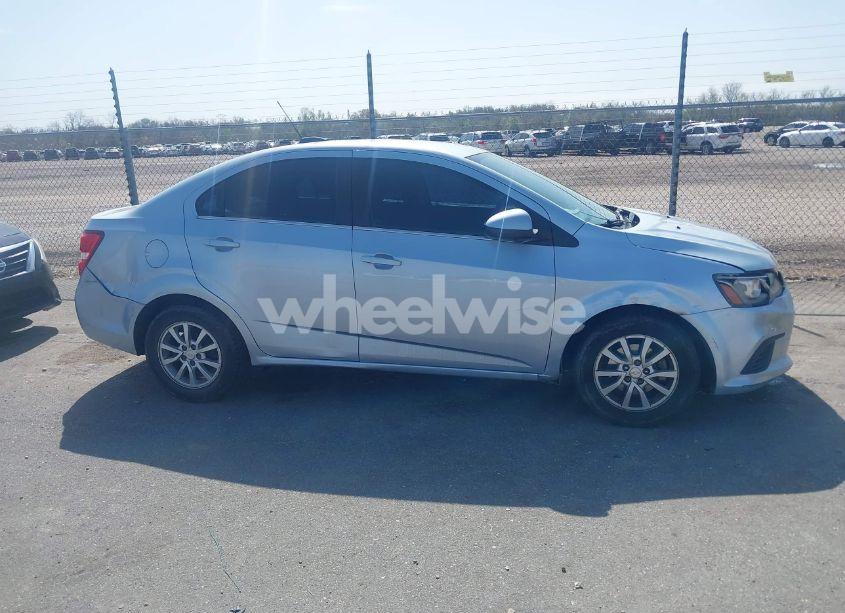 Photo 13 of 2018 Chevrolet Sonic LT AUTO (VIN 1G1JD5SH4J4120282)