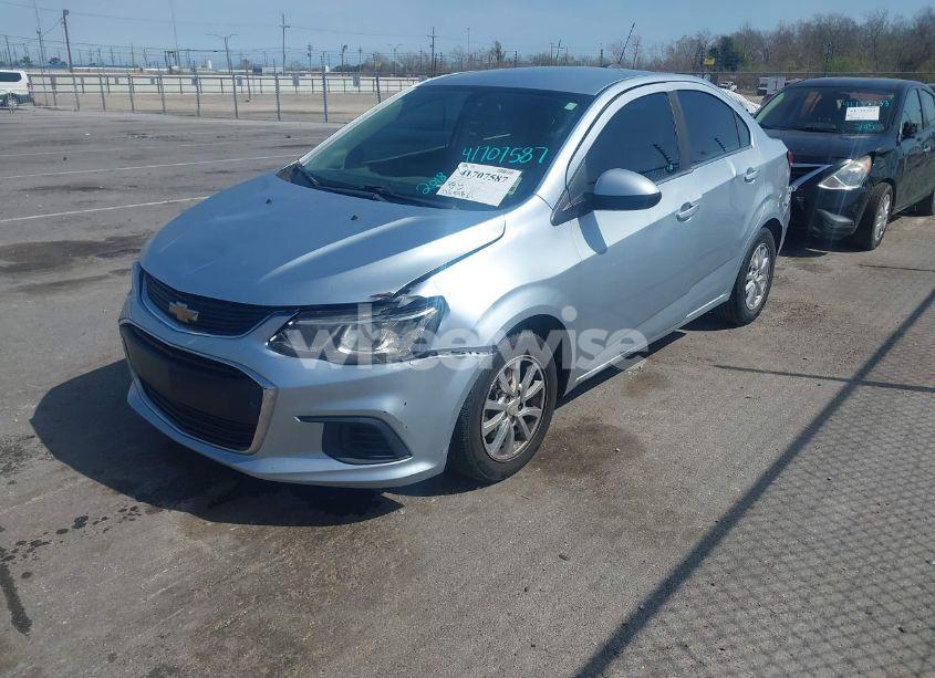 Photo 2 of 2018 Chevrolet Sonic LT AUTO (VIN 1G1JD5SH4J4120282)