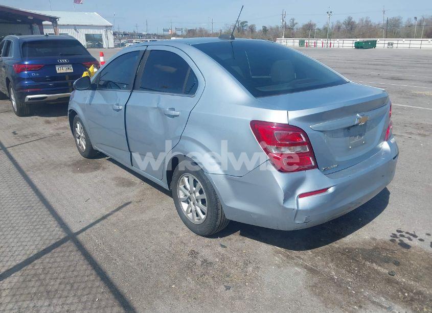 Photo 3 of 2018 Chevrolet Sonic LT AUTO (VIN 1G1JD5SH4J4120282)