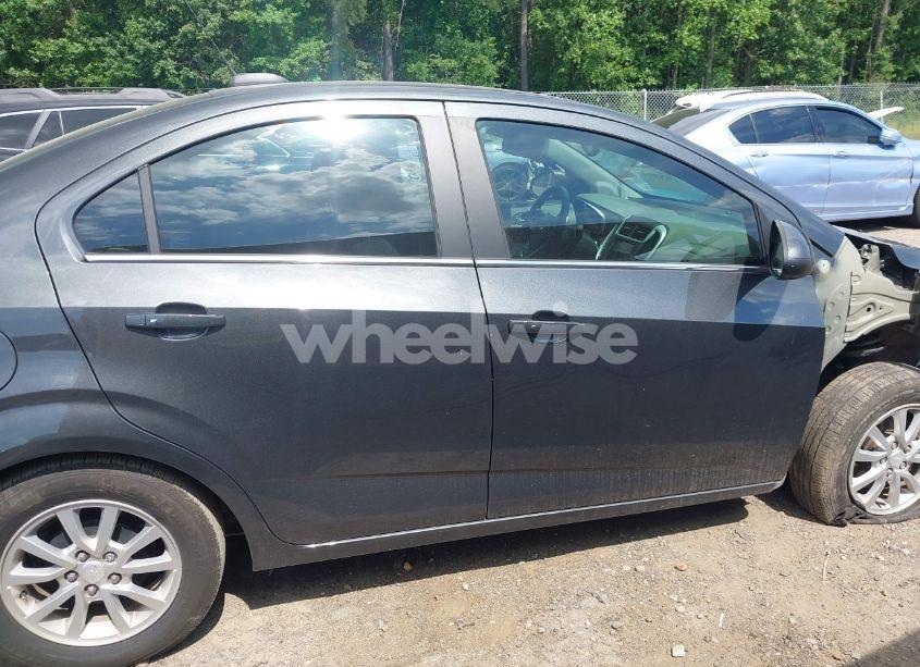 Photo 14 of 2018 Chevrolet Sonic LT AUTO (VIN 1G1JD5SH4J4125577)