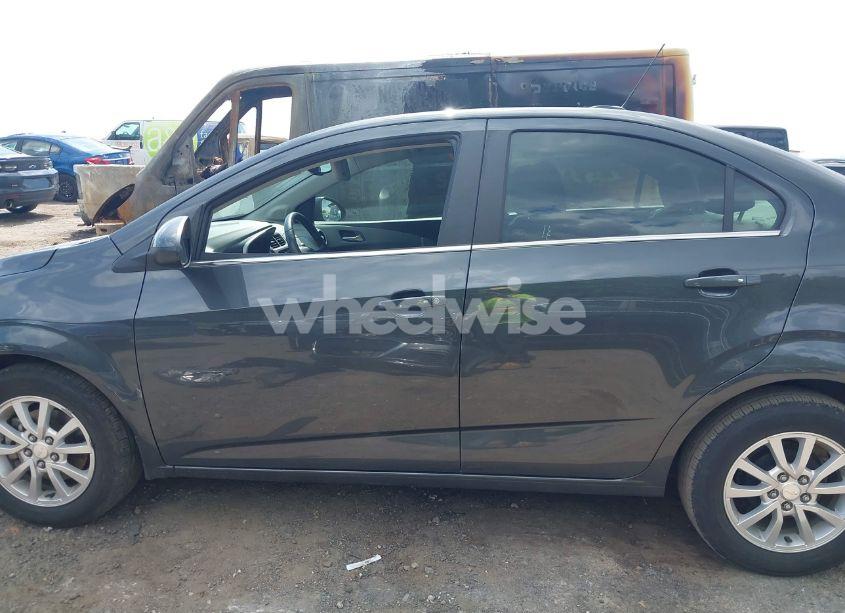 Photo 15 of 2018 Chevrolet Sonic LT AUTO (VIN 1G1JD5SH4J4125577)