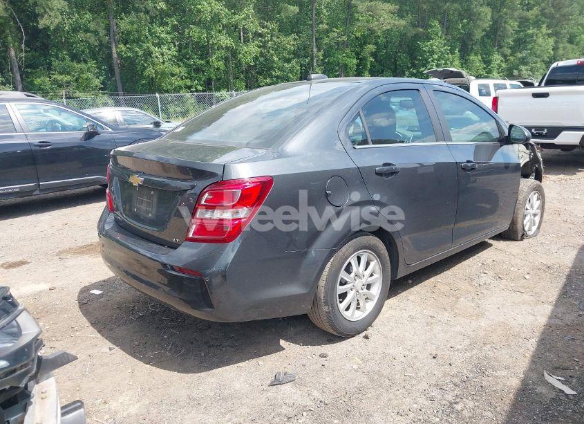 Photo 4 of 2018 Chevrolet Sonic LT AUTO (VIN 1G1JD5SH4J4125577)