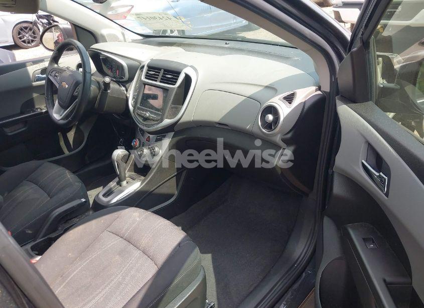 Photo 5 of 2018 Chevrolet Sonic LT AUTO (VIN 1G1JD5SH4J4125577)