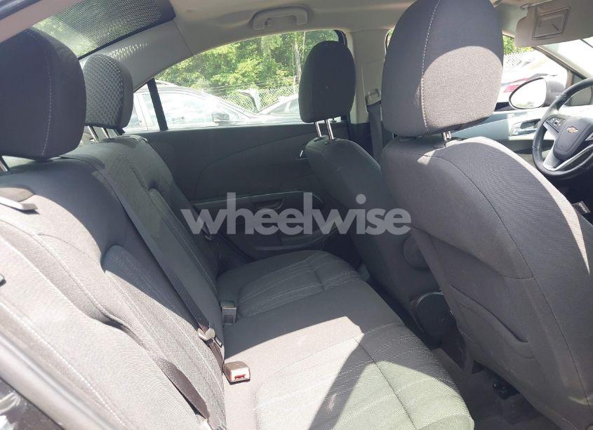 Photo 8 of 2018 Chevrolet Sonic LT AUTO (VIN 1G1JD5SH4J4125577)