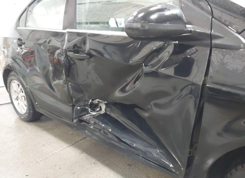 Photo 6 of 2018 Chevrolet Sonic LT AUTO (VIN 1G1JD5SH4J4129127)