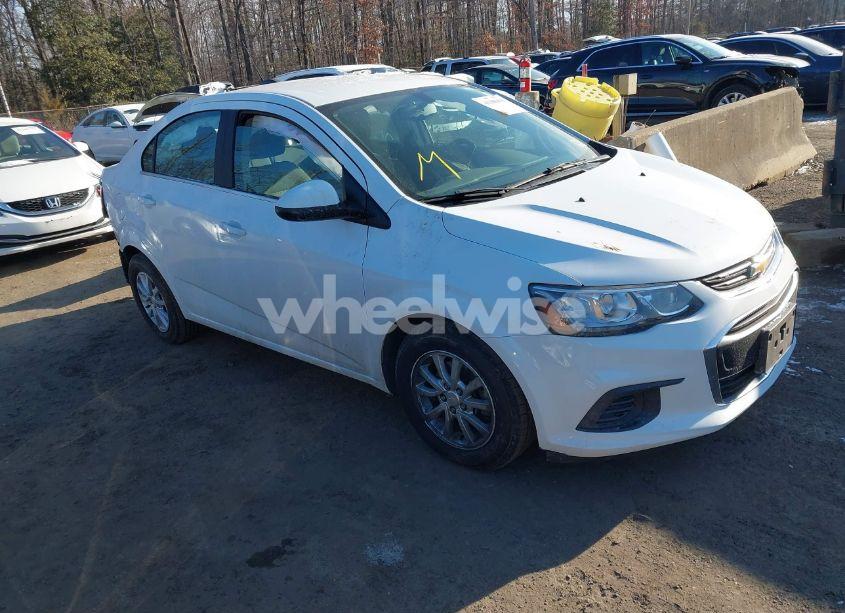 2018 Chevrolet Sonic LT AUTO (VIN 1G1JD5SH4J4138765) main photo