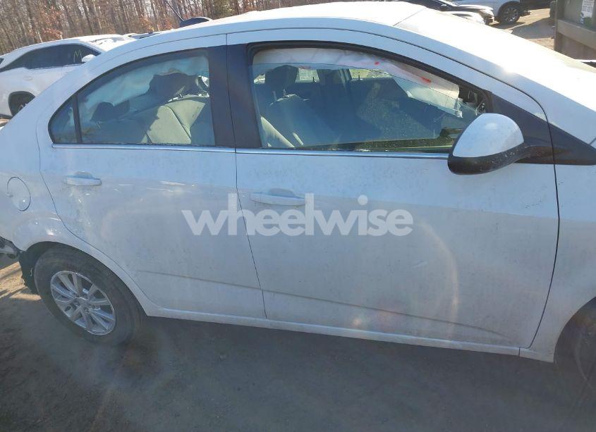 Photo 14 of 2018 Chevrolet Sonic LT AUTO (VIN 1G1JD5SH4J4138765)