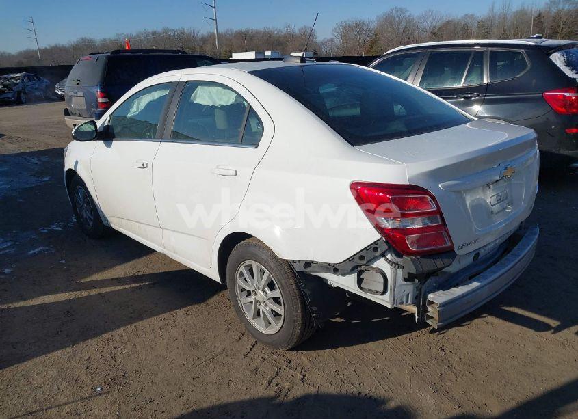 Photo 3 of 2018 Chevrolet Sonic LT AUTO (VIN 1G1JD5SH4J4138765)