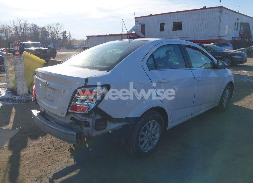 Photo 4 of 2018 Chevrolet Sonic LT AUTO (VIN 1G1JD5SH4J4138765)