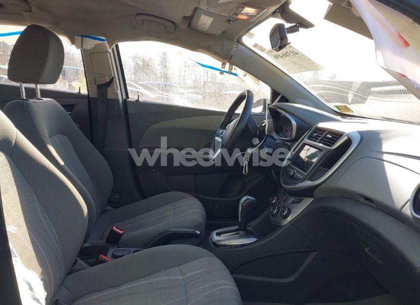 Photo 5 of 2018 Chevrolet Sonic LT AUTO (VIN 1G1JD5SH4J4138765)