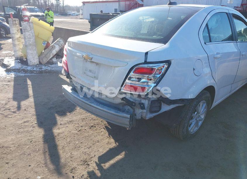 Photo 6 of 2018 Chevrolet Sonic LT AUTO (VIN 1G1JD5SH4J4138765)