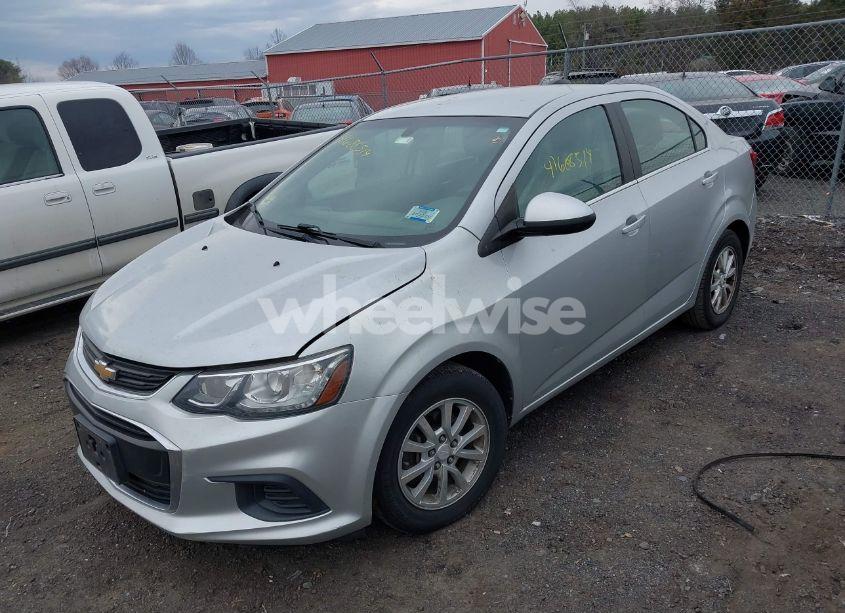 Photo 2 of 2017 Chevrolet Sonic LT AUTO (VIN 1G1JD5SH5H4122584)