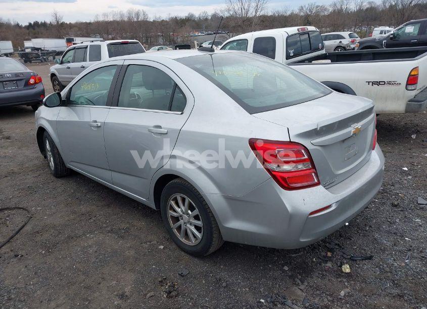 Photo 3 of 2017 Chevrolet Sonic LT AUTO (VIN 1G1JD5SH5H4122584)