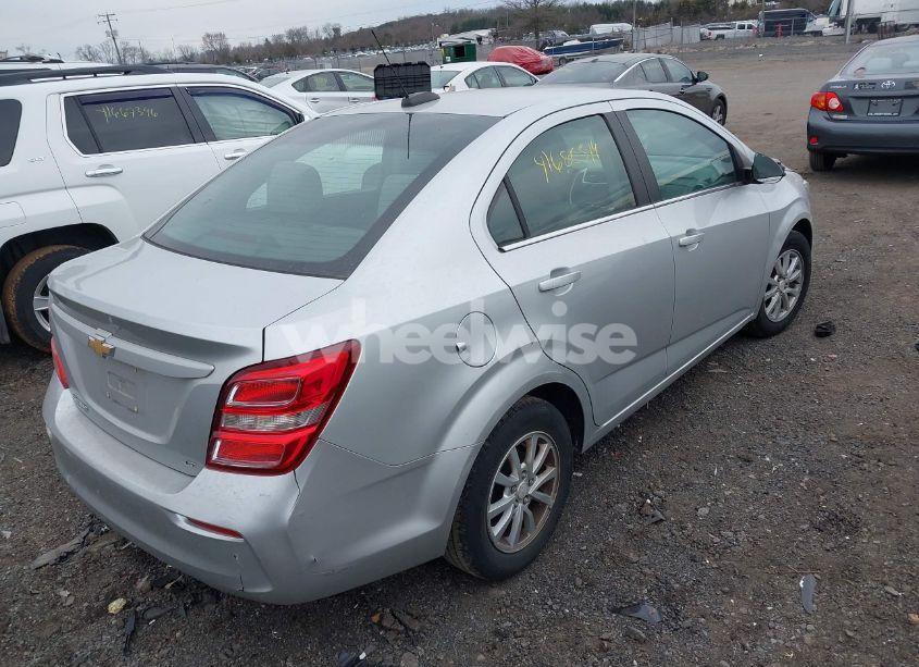 Photo 4 of 2017 Chevrolet Sonic LT AUTO (VIN 1G1JD5SH5H4122584)