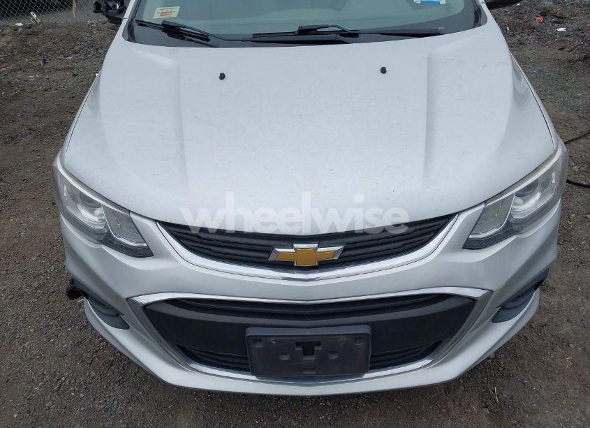 Photo 6 of 2017 Chevrolet Sonic LT AUTO (VIN 1G1JD5SH5H4122584)