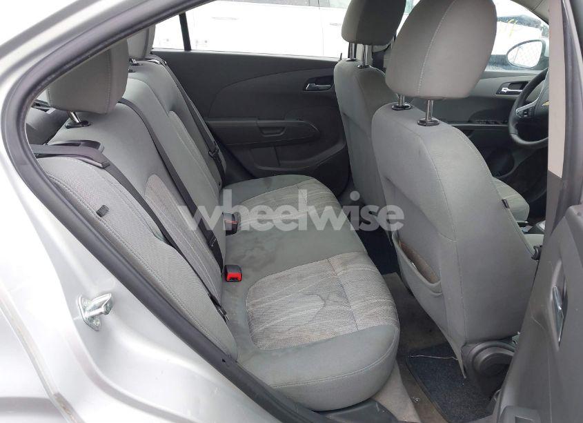 Photo 8 of 2017 Chevrolet Sonic LT AUTO (VIN 1G1JD5SH5H4122584)