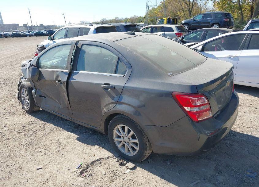 Photo 3 of 2017 Chevrolet Sonic LT AUTO (VIN 1G1JD5SH5H4139675)