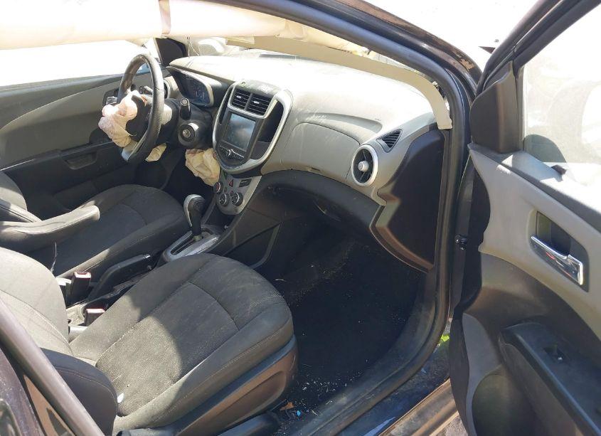 Photo 5 of 2017 Chevrolet Sonic LT AUTO (VIN 1G1JD5SH5H4139675)