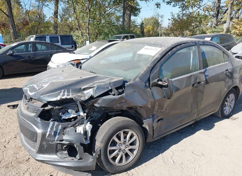 Photo 6 of 2017 Chevrolet Sonic LT AUTO (VIN 1G1JD5SH5H4139675)