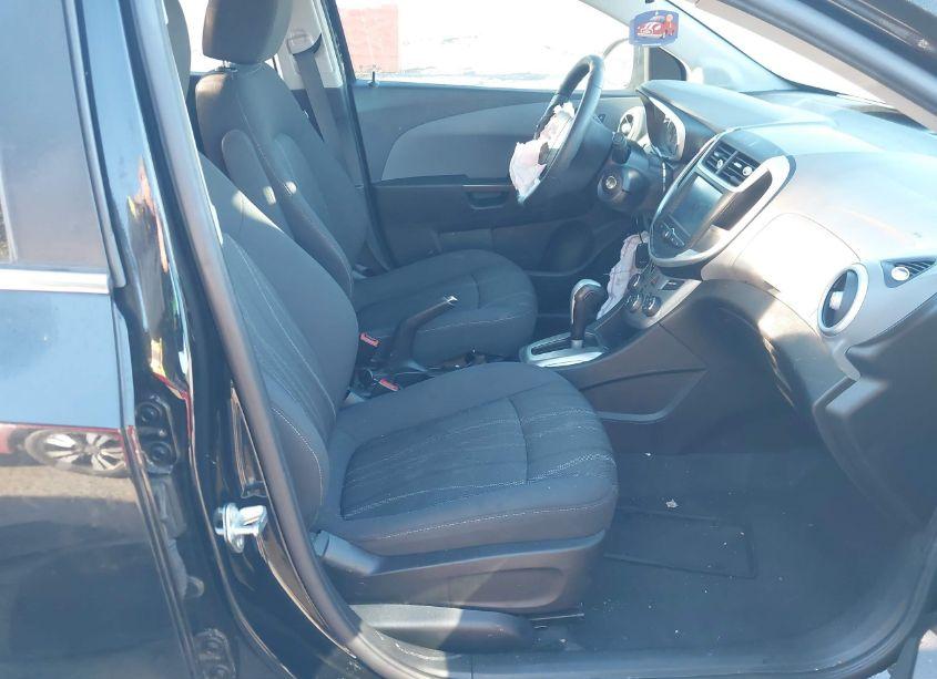 Photo 5 of 2017 Chevrolet Sonic LT AUTO (VIN 1G1JD5SH5H4164866)