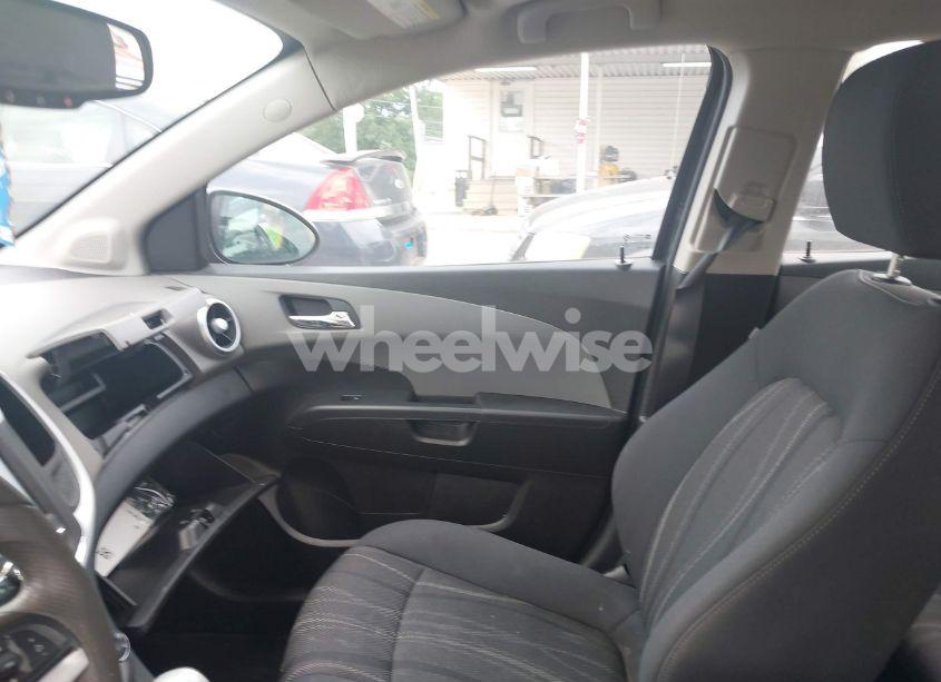 Photo 5 of 2017 Chevrolet Sonic LT AUTO (VIN 1G1JD5SH6H4126398)