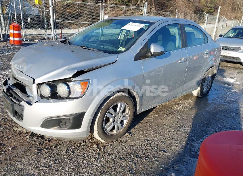 Photo 2 of 2013 Chevrolet Sonic LT MANUAL (VIN 1G1JD5SH7D4113590)