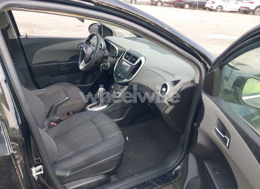 Photo 5 of 2017 Chevrolet Sonic LT AUTO (VIN 1G1JD5SH7H4101249)