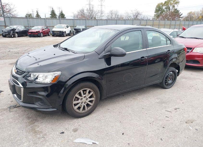 Photo 2 of 2018 Chevrolet Sonic LT AUTO (VIN 1G1JD5SH7J4109731)