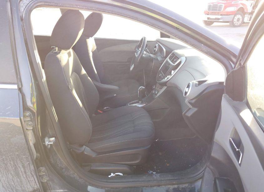 Photo 5 of 2018 Chevrolet Sonic LT AUTO (VIN 1G1JD5SH7J4117778)