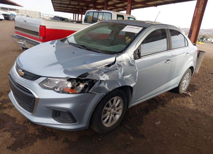 Photo 2 of 2018 Chevrolet Sonic LT AUTO (VIN 1G1JD5SH7J4124570)