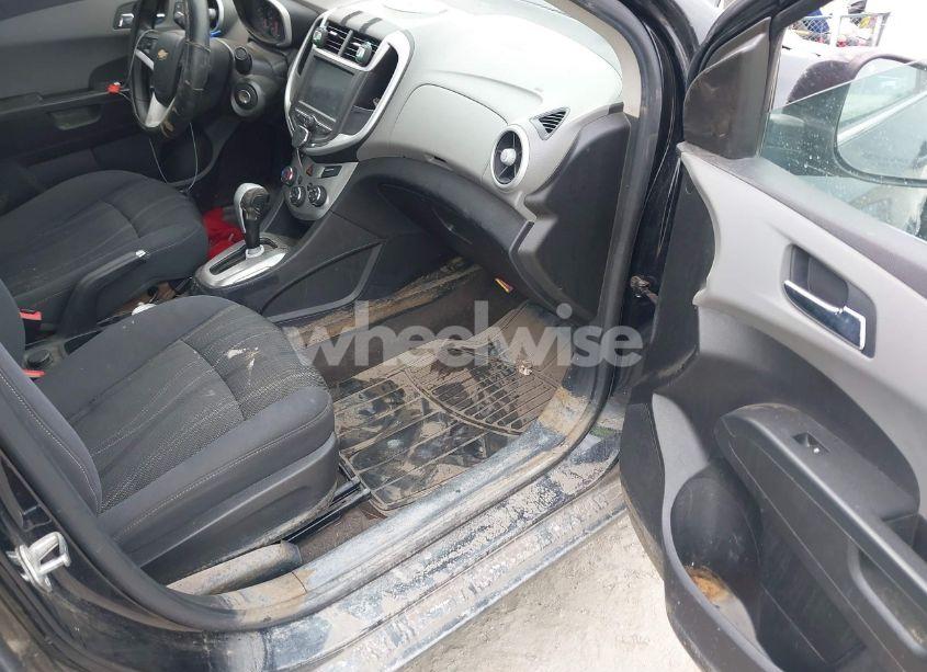 Photo 5 of 2017 Chevrolet Sonic LT AUTO (VIN 1G1JD5SH8H4124958)