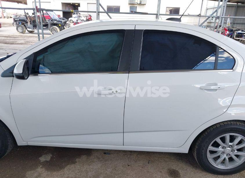 Photo 14 of 2018 Chevrolet Sonic LT AUTO (VIN 1G1JD5SH8J4102366)