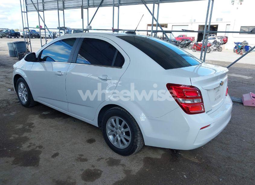 Photo 3 of 2018 Chevrolet Sonic LT AUTO (VIN 1G1JD5SH8J4102366)