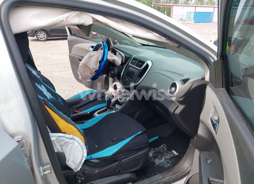 Photo 5 of 2017 Chevrolet Sonic LT AUTO (VIN 1G1JD5SH9H4118098)