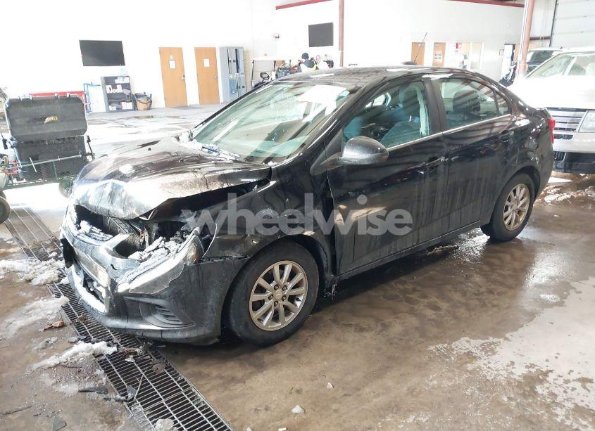 Photo 2 of 2018 Chevrolet Sonic LT AUTO (VIN 1G1JD5SH9J4100805)