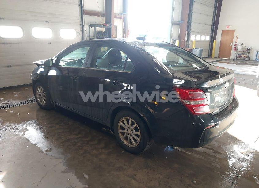 Photo 3 of 2018 Chevrolet Sonic LT AUTO (VIN 1G1JD5SH9J4100805)