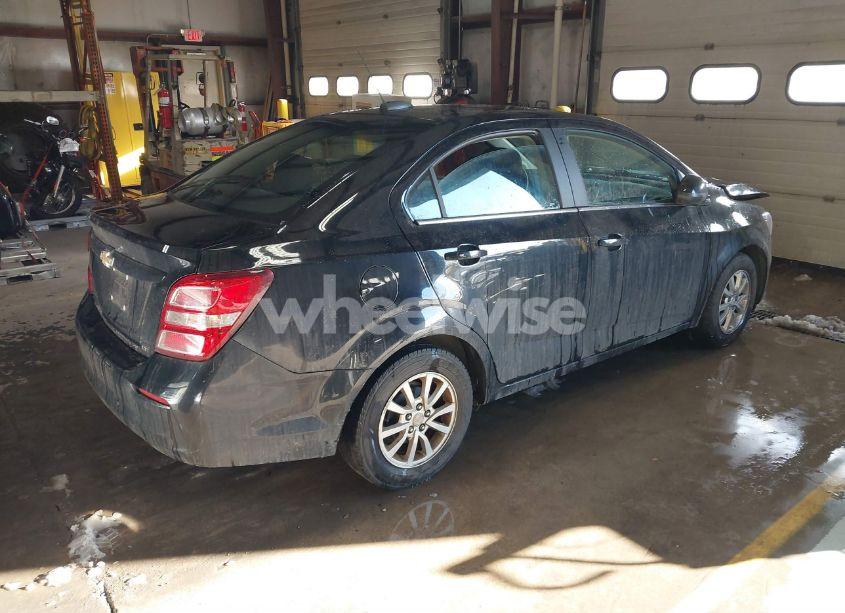 Photo 4 of 2018 Chevrolet Sonic LT AUTO (VIN 1G1JD5SH9J4100805)