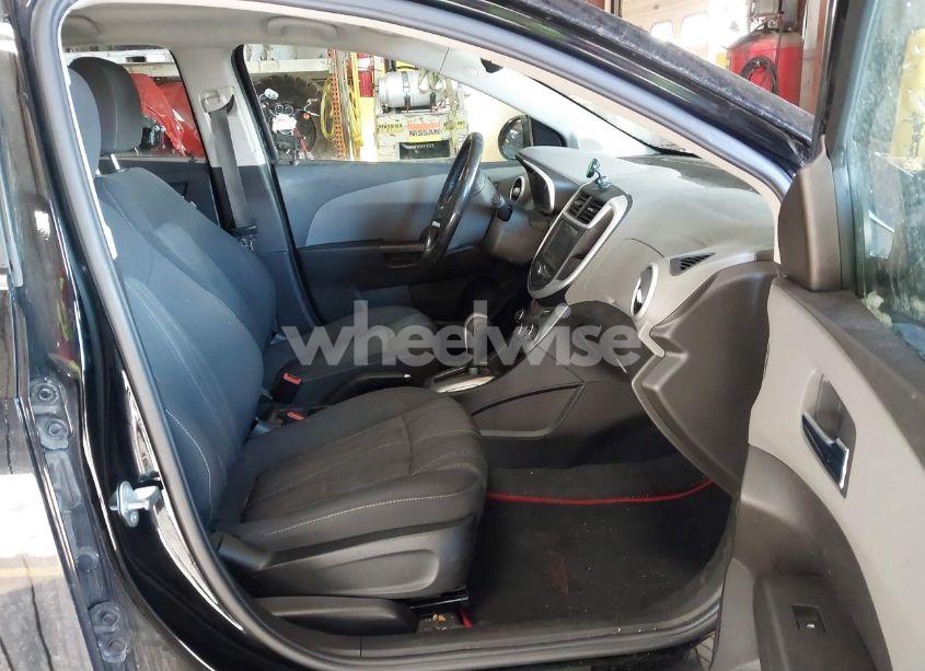 Photo 5 of 2018 Chevrolet Sonic LT AUTO (VIN 1G1JD5SH9J4100805)